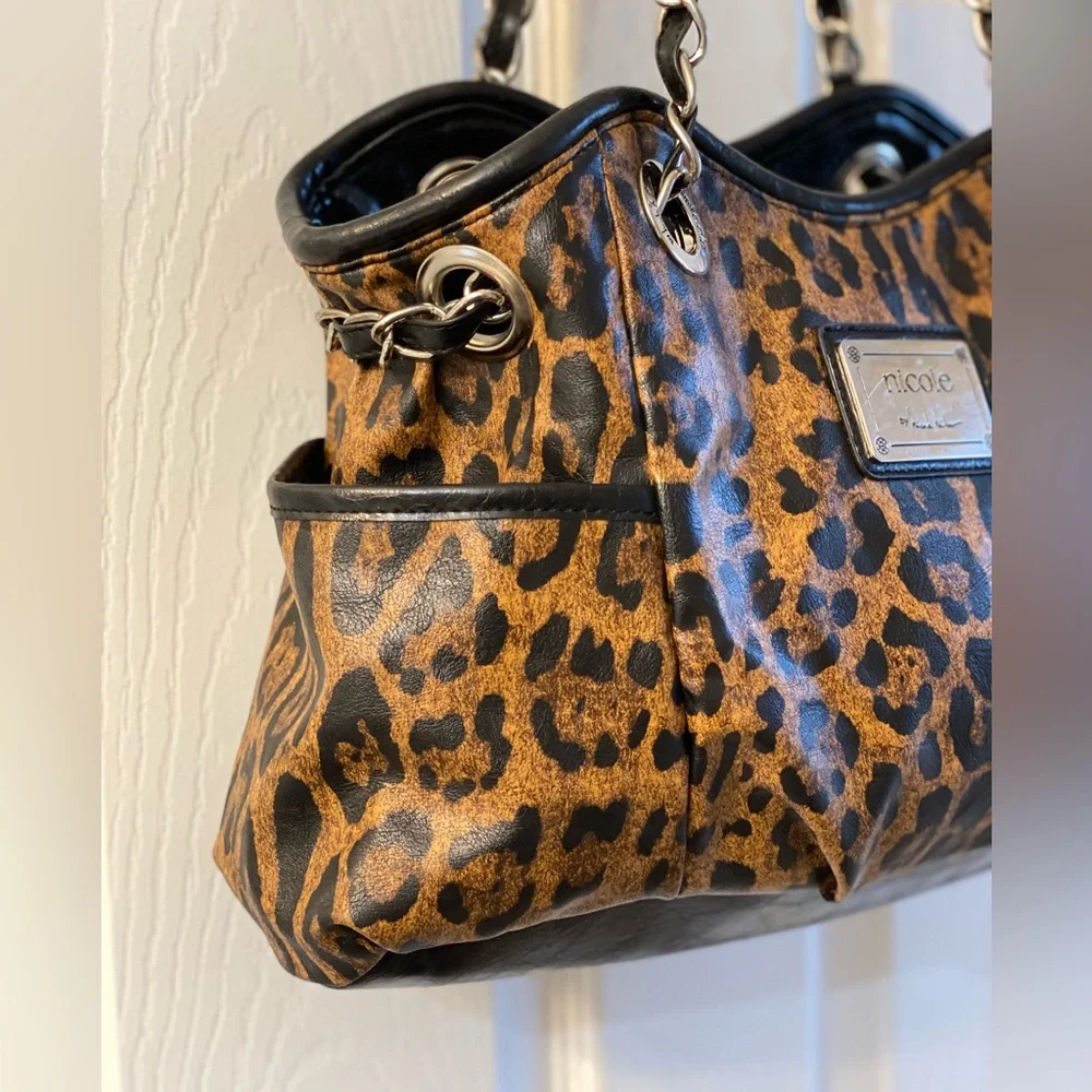 Nicole Miller Large women’s shoulder bags great condition, 16 by 10 inches clean - Picture 2 of 7